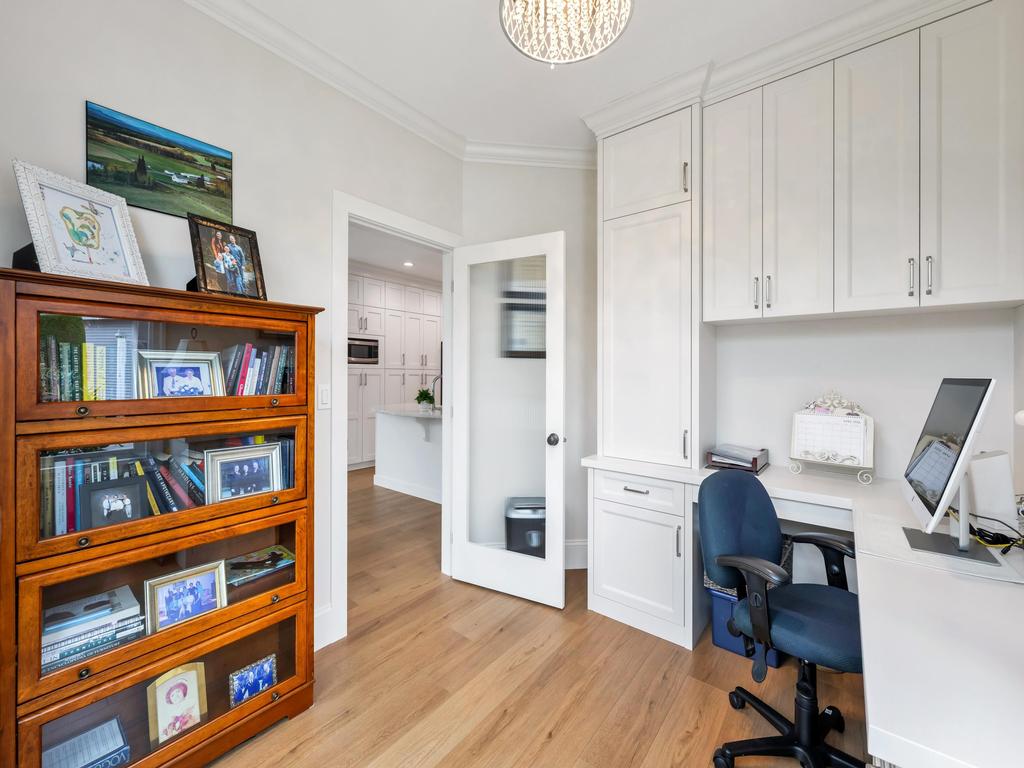 Listing Image for R3110420