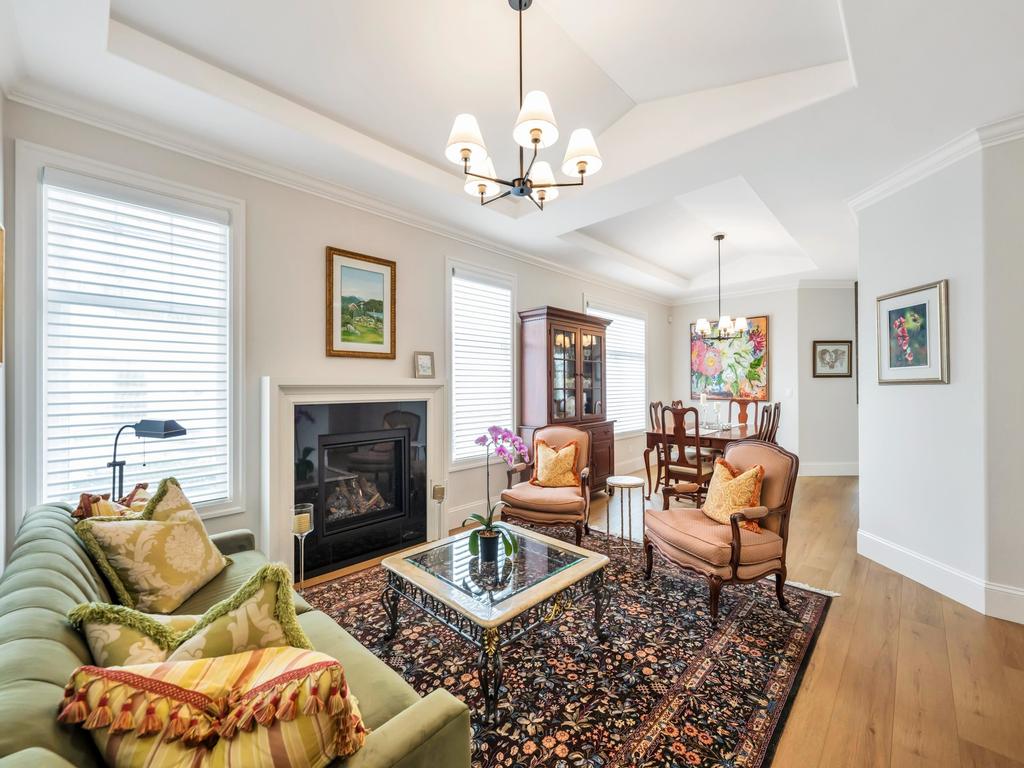 Listing Image for R3110420