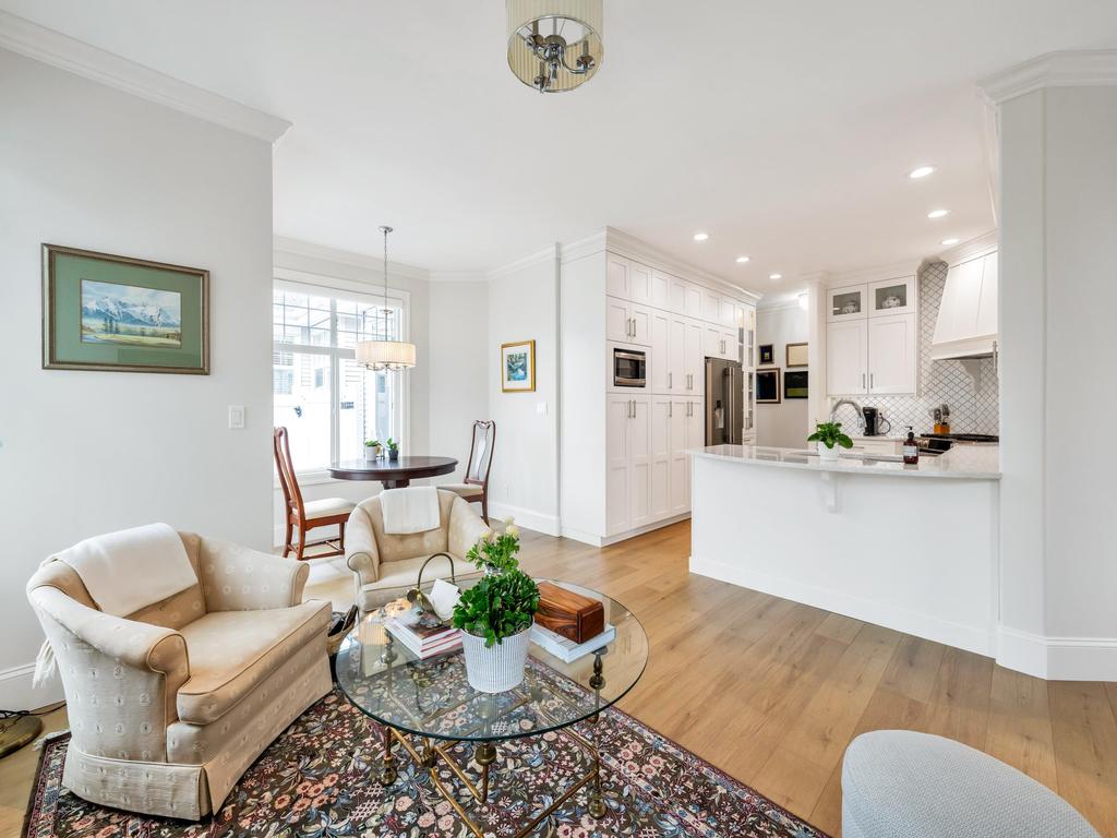 Listing Image for R3110420