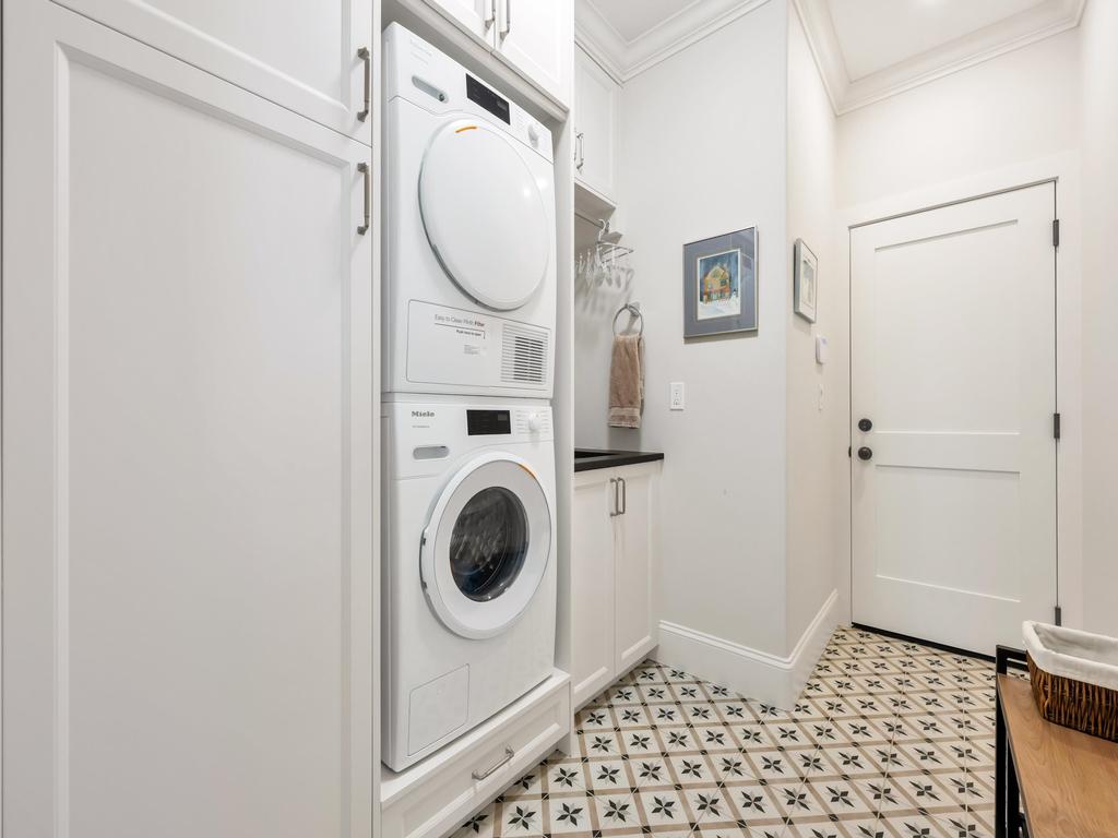 Listing Image for R3110420