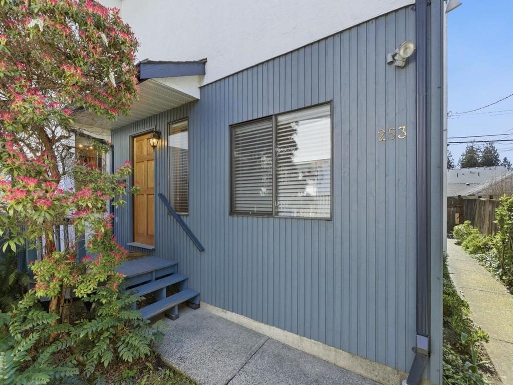 Listing Image for R3110427