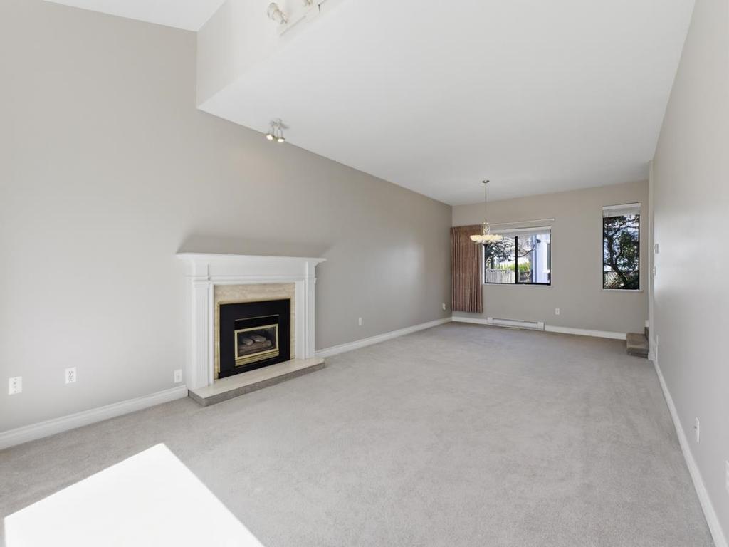 Listing Image for R3110427