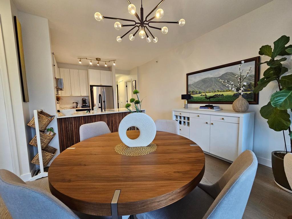 Listing Image for R3110435