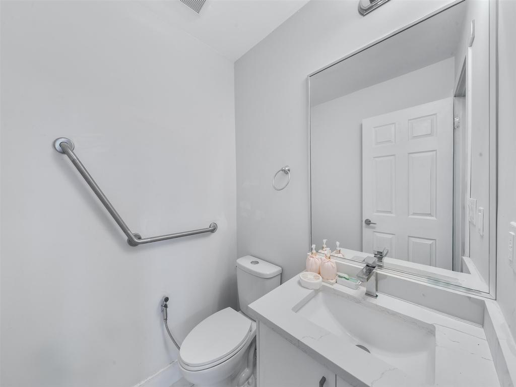 Listing Image for R3110436