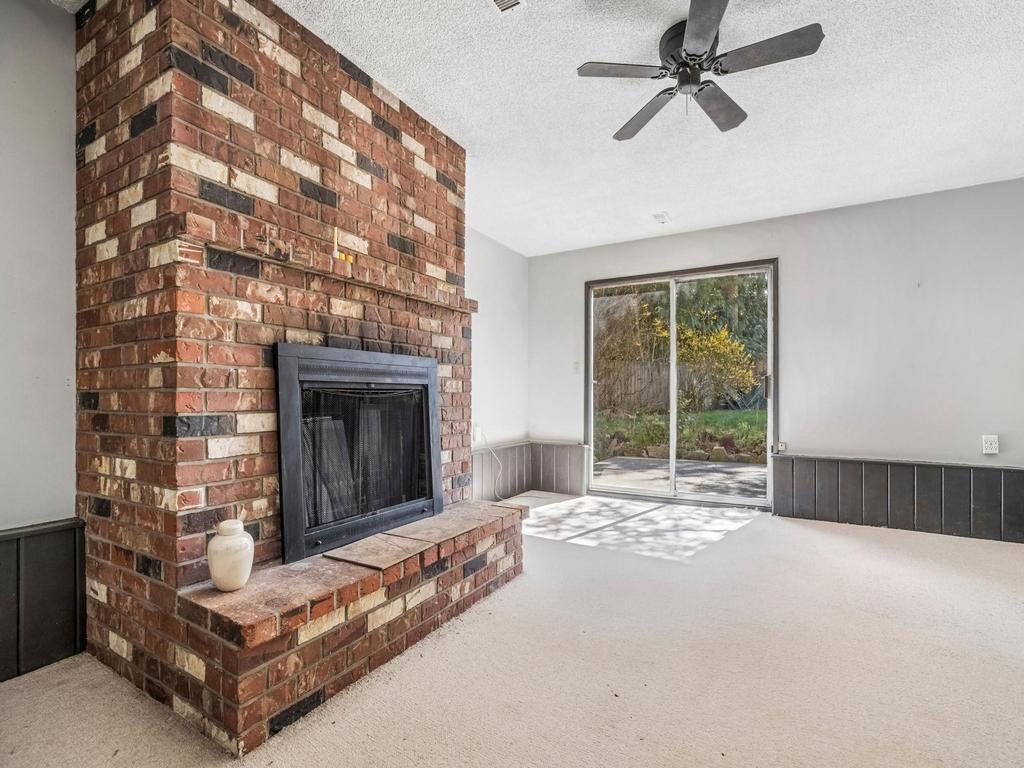 Listing Image for R3110443