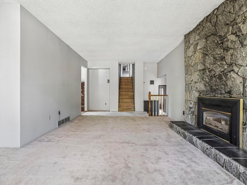 Listing Image for R3110443