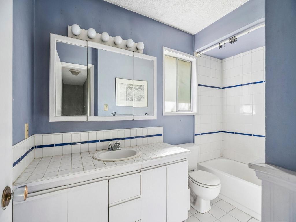 Listing Image for R3110443