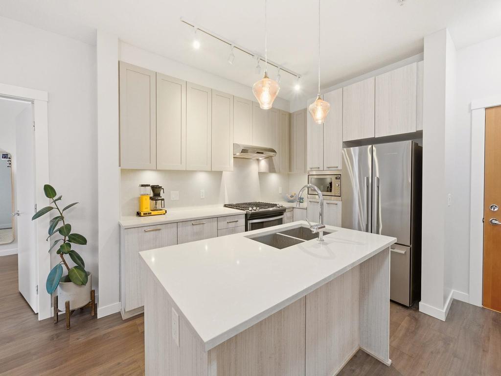 Listing Image for R3110450