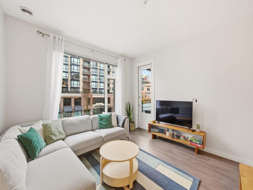 Listing Image for R3110450