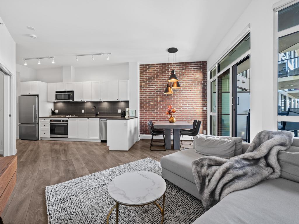 Listing Image for R3110453