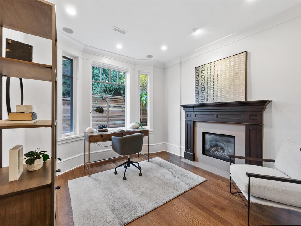 Listing Image for R3110457