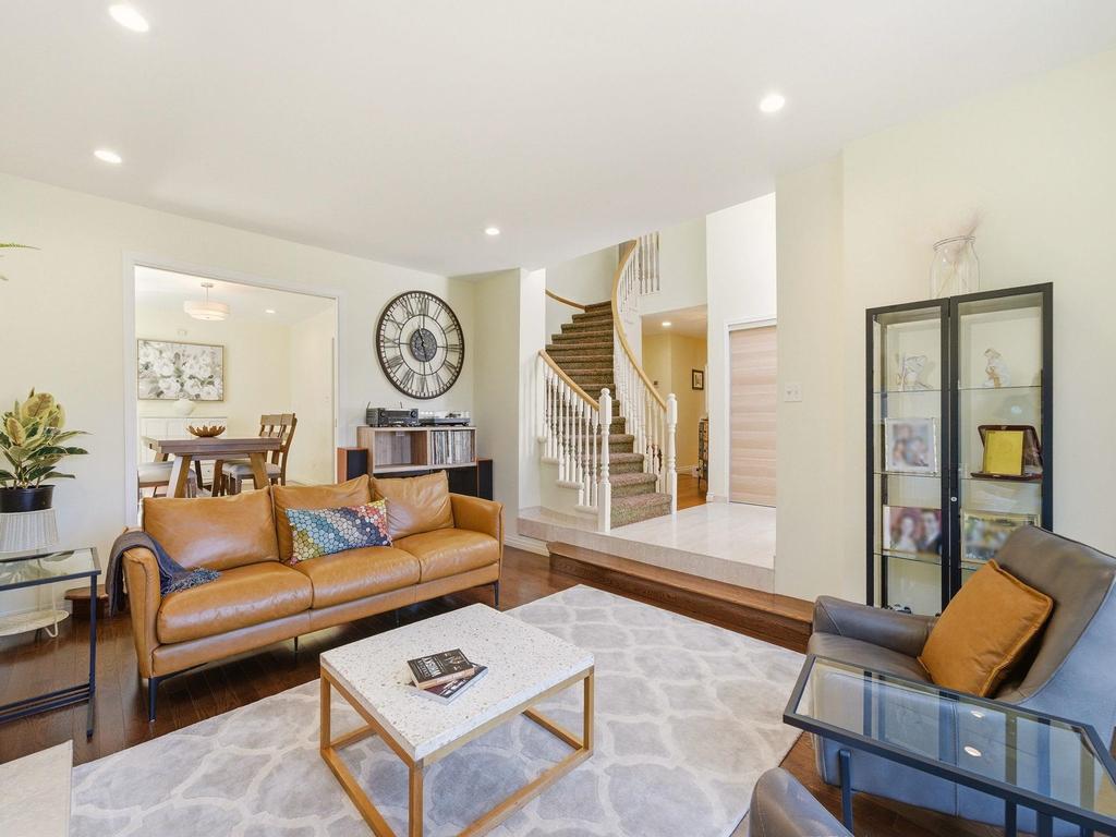 Listing Image for R3110489