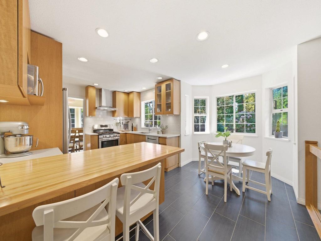 Listing Image for R3110489