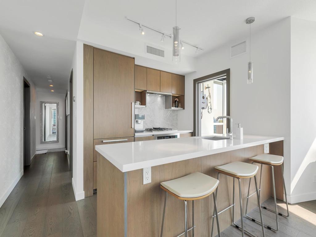 Listing Image for R3110493