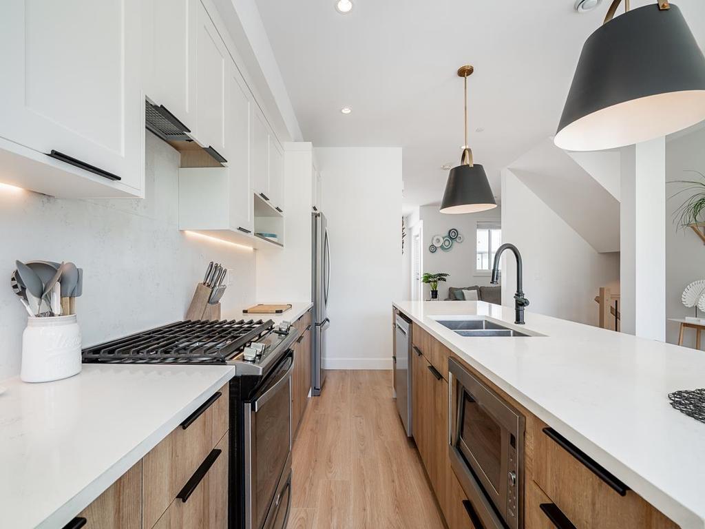 Listing Image for R3110503