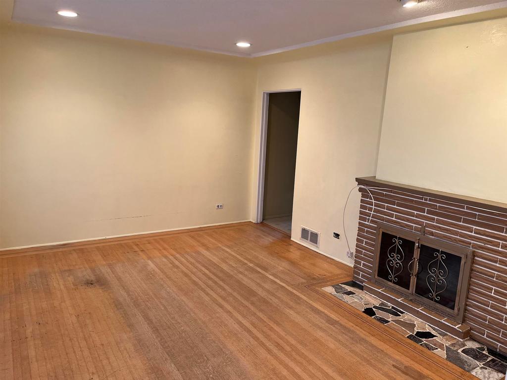Listing Image for R3110505