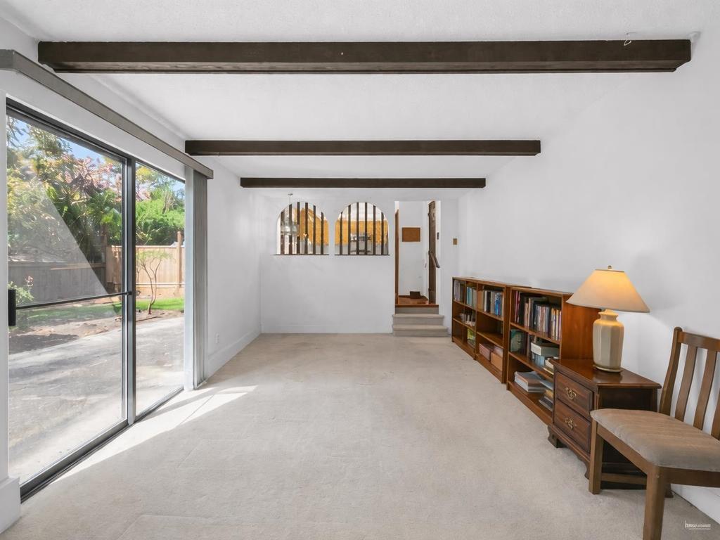 Listing Image for R3110533