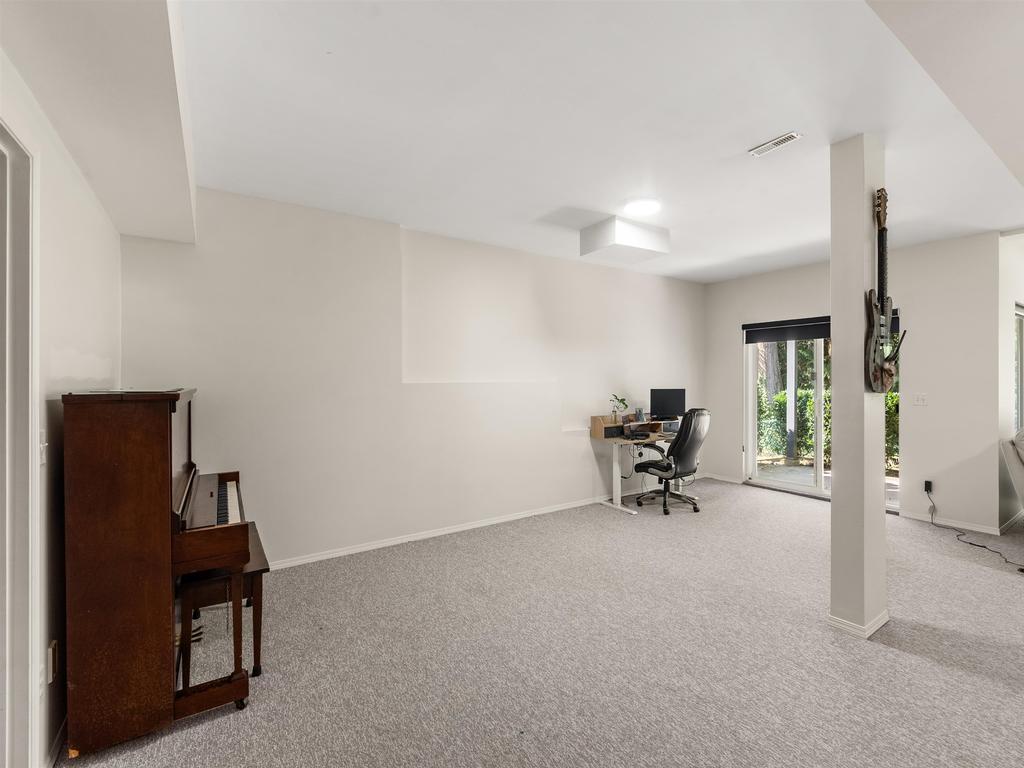 Listing Image for R3110555