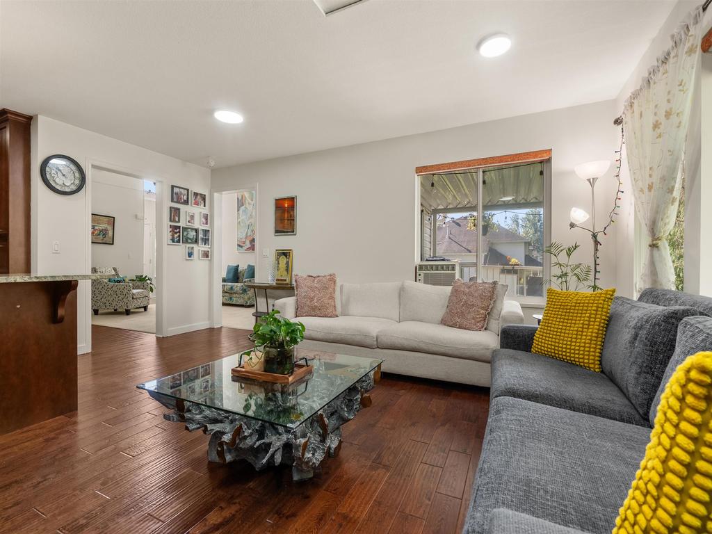 Listing Image for R3110555