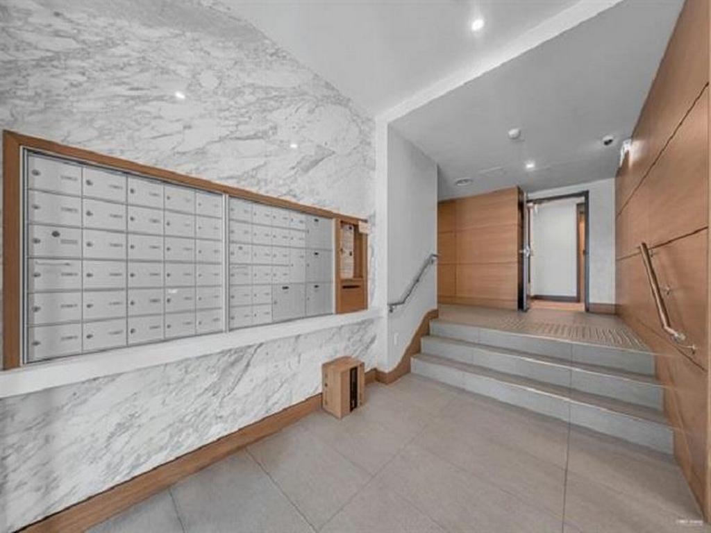 Listing Image for R3110567