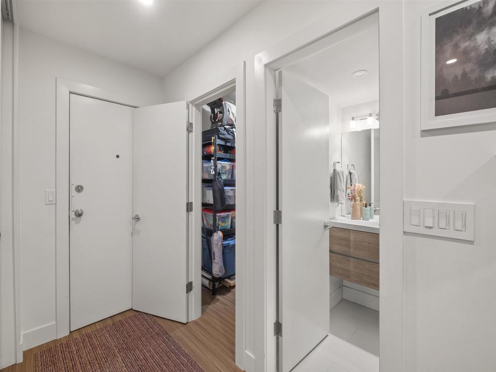 Listing Image for R3110572