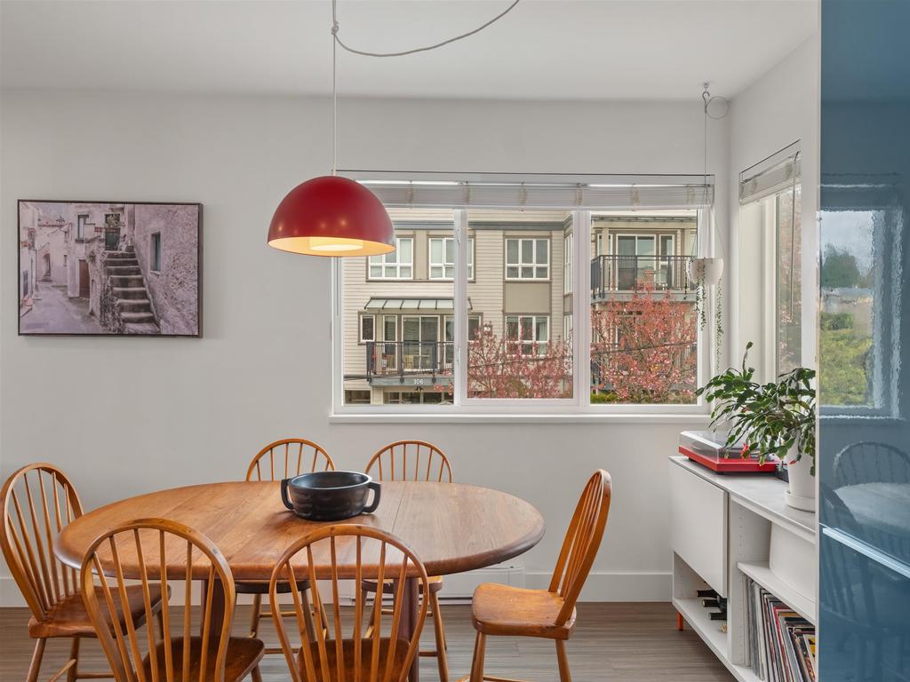 Listing Image for R3110572