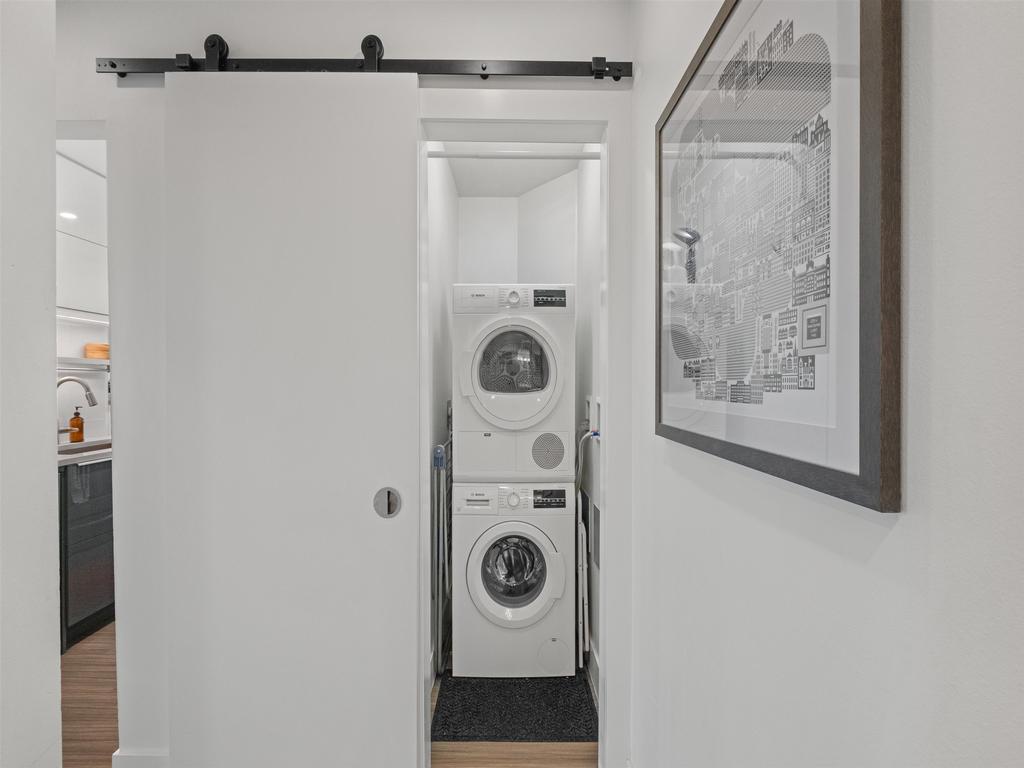 Listing Image for R3110572