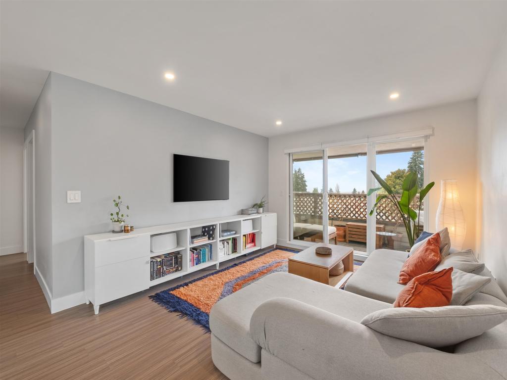 Listing Image for R3110572