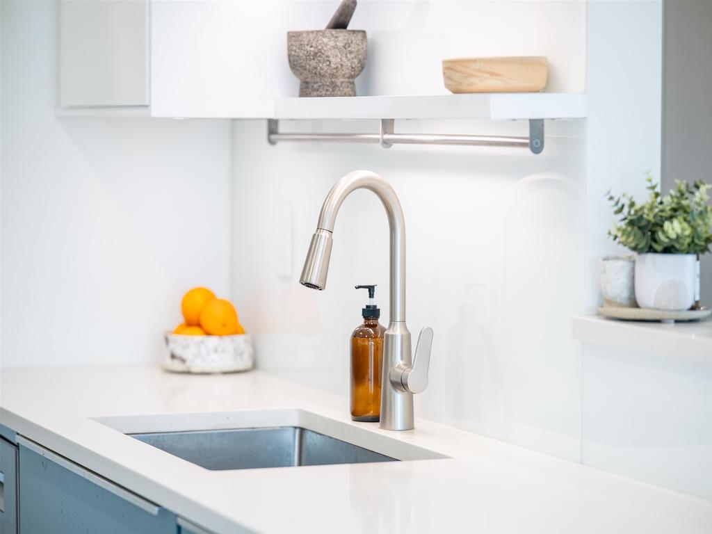 Listing Image for R3110572