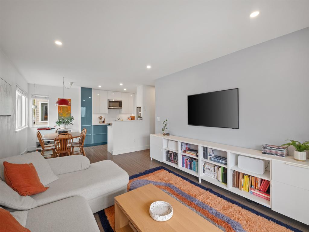 Listing Image for R3110572