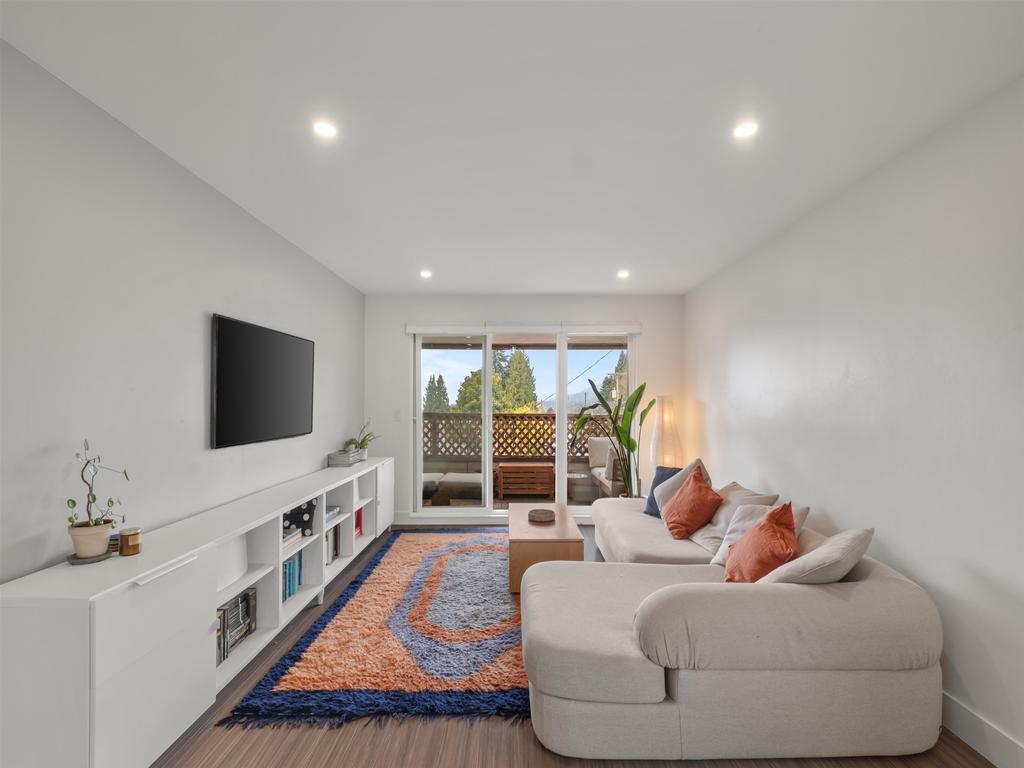 Listing Image for R3110572