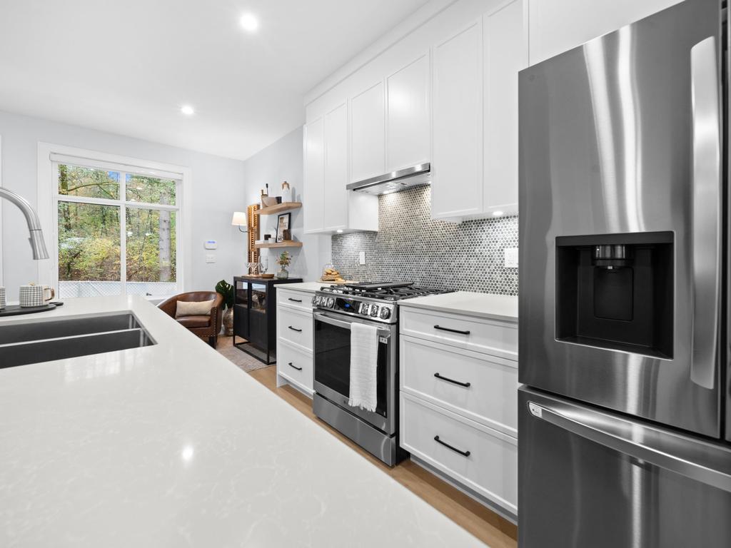 Listing Image for R3110581