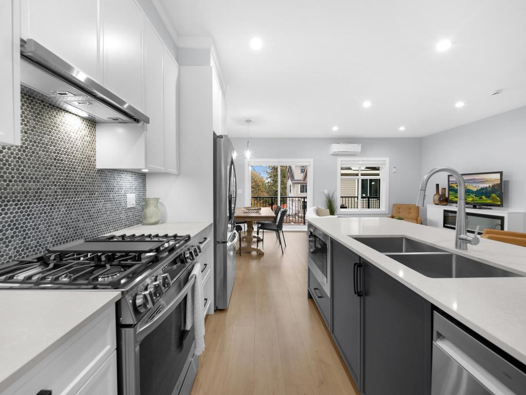 Listing Image for R3110581