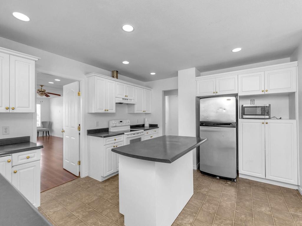 Listing Image for R3110597