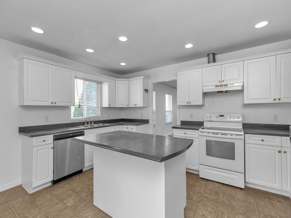 Listing Image for R3110597