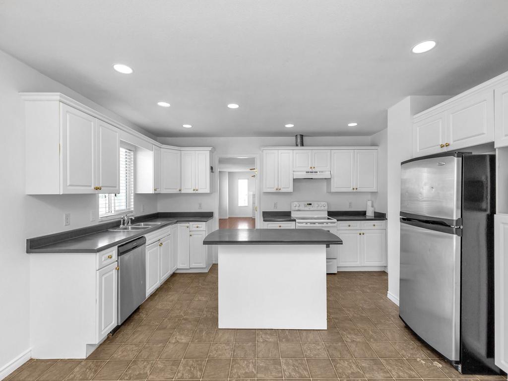 Listing Image for R3110597