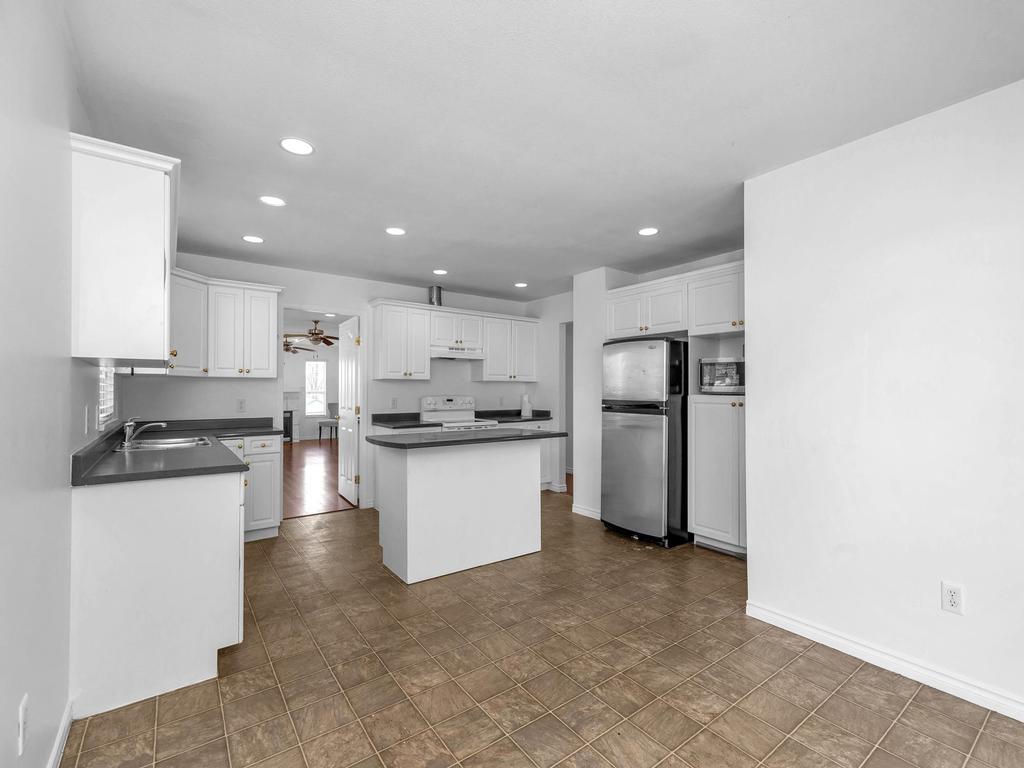 Listing Image for R3110597