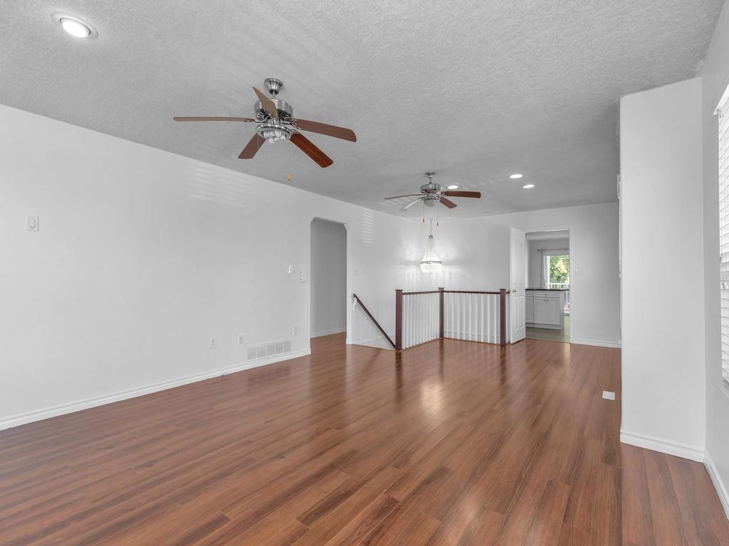 Listing Image for R3110597