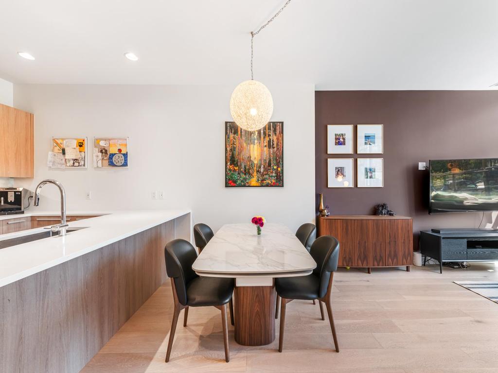 Listing Image for R3110600