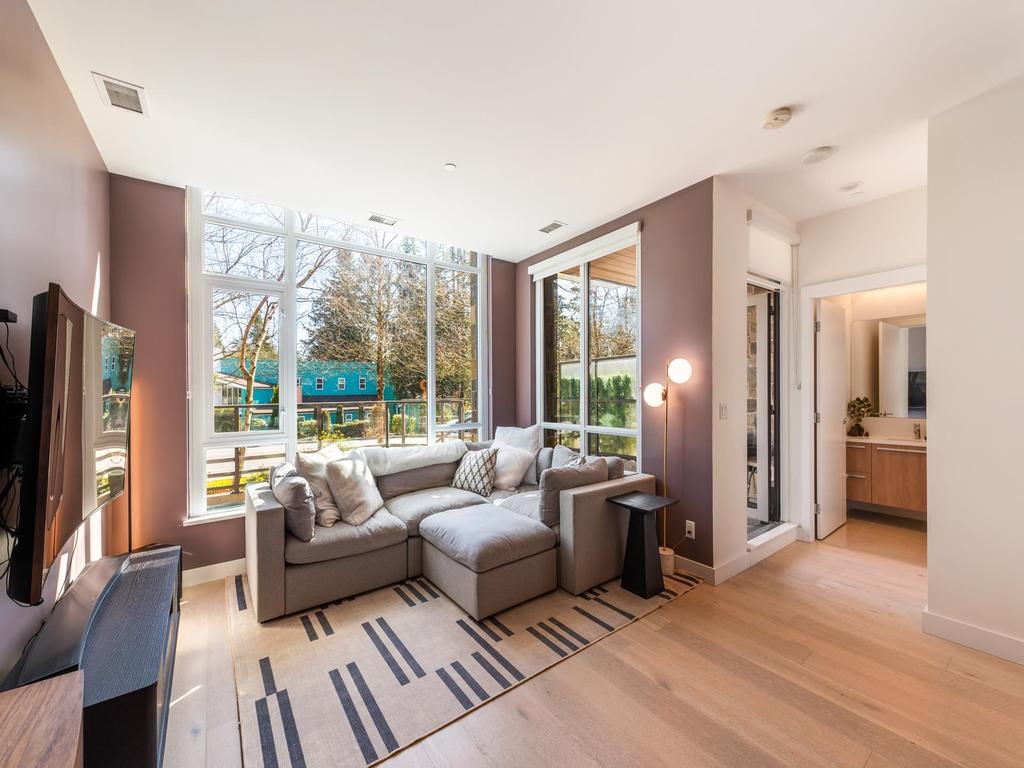 Listing Image for R3110600