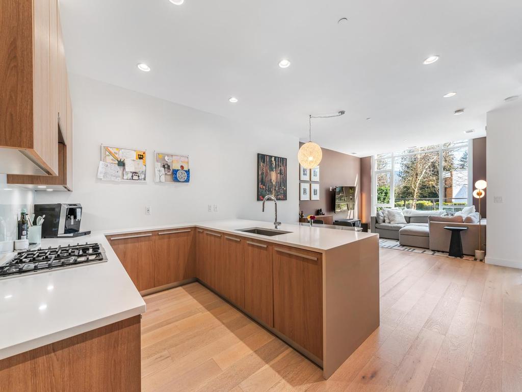 Listing Image for R3110600