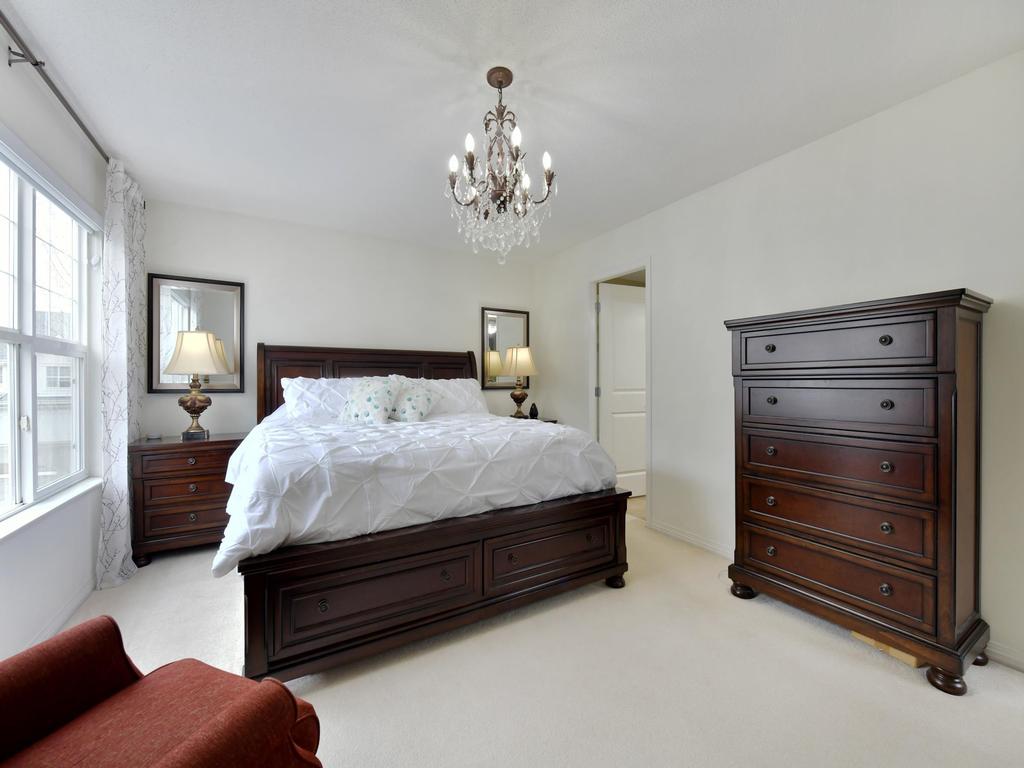 Listing Image for R3110606