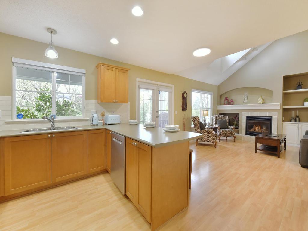 Listing Image for R3110606