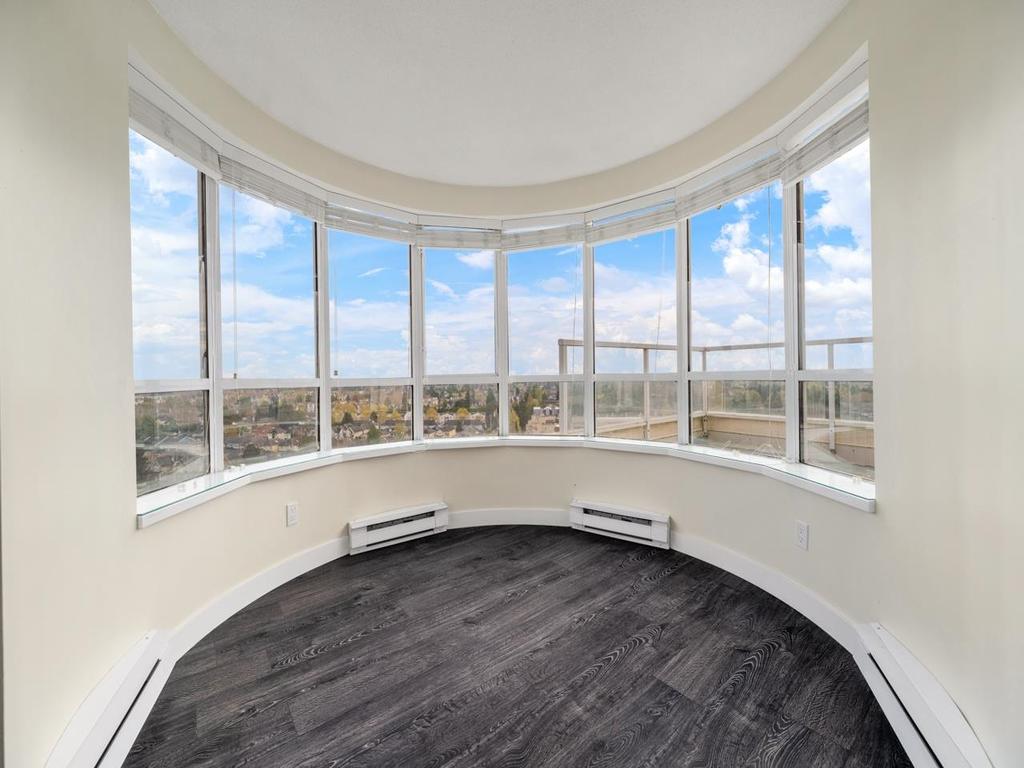 Listing Image for R3110619