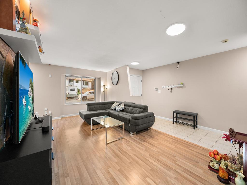 Listing Image for R3110630