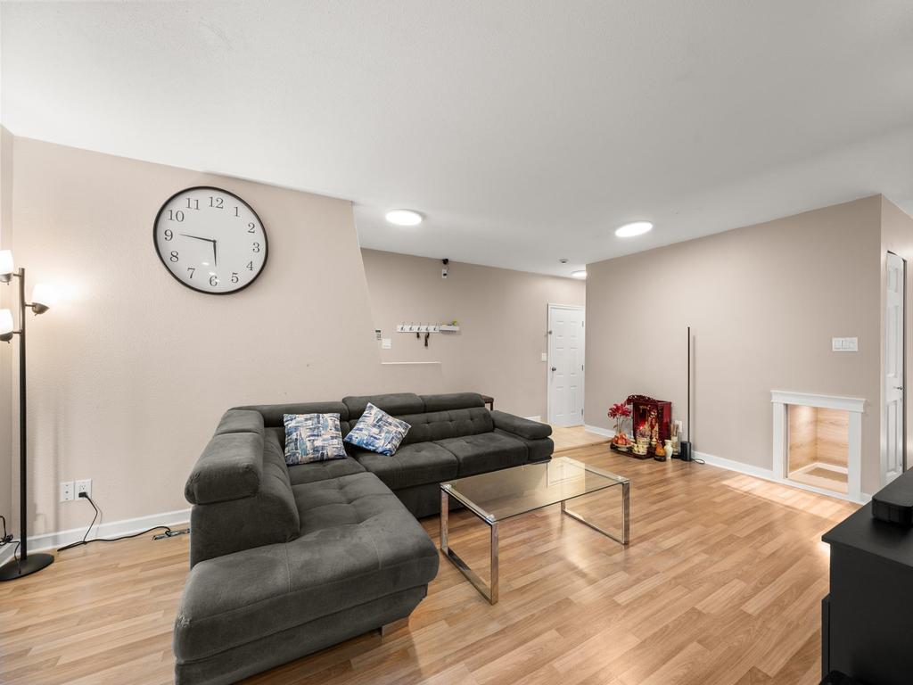 Listing Image for R3110630