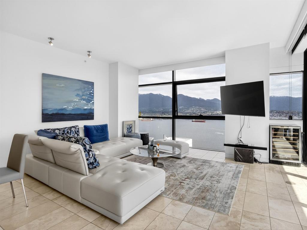 Listing Image for R3110634