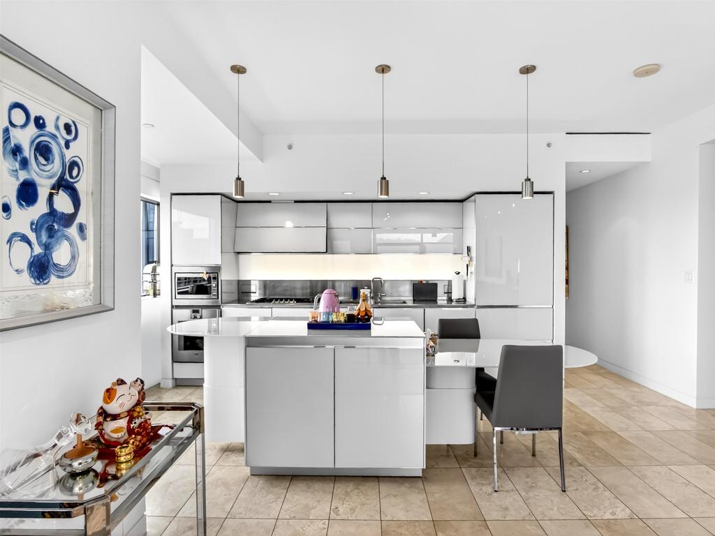 Listing Image for R3110634