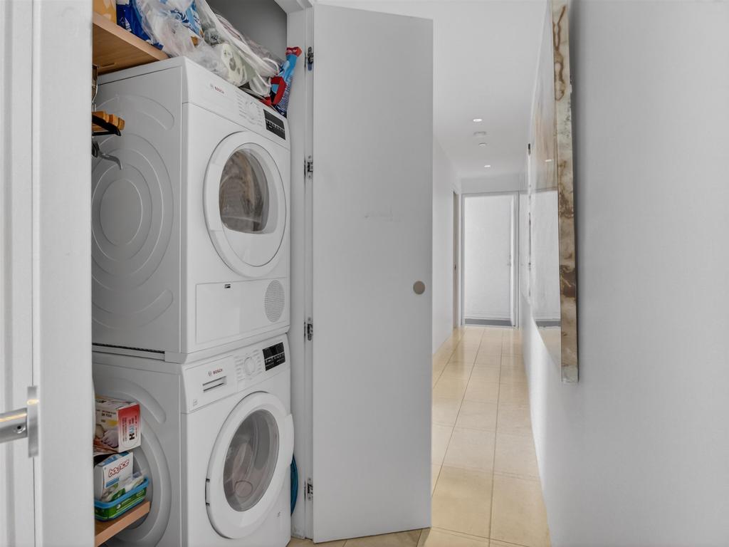 Listing Image for R3110634