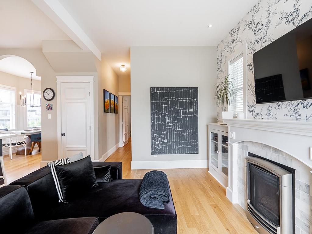 Listing Image for R3110636